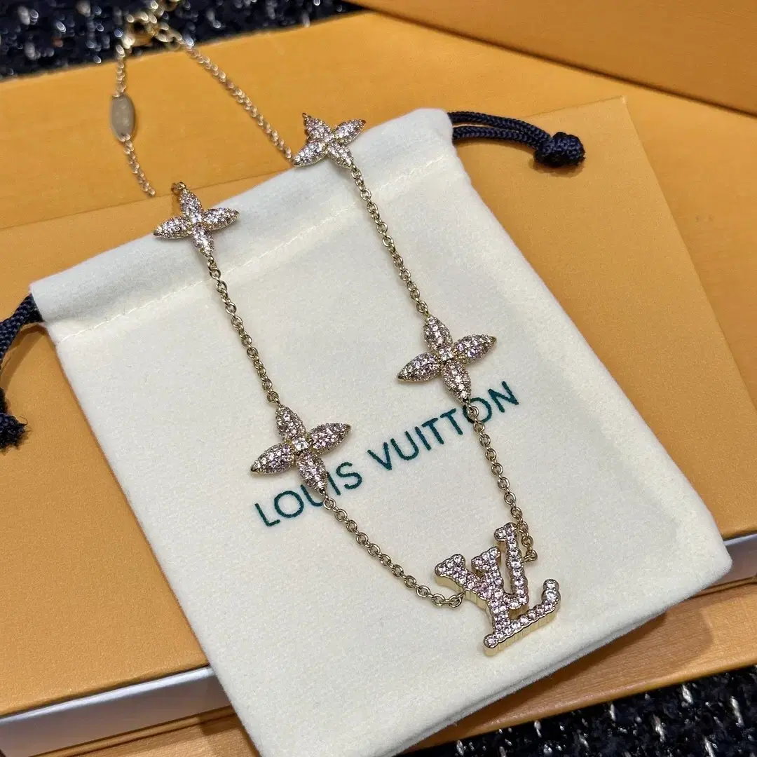 루이비통 Louis Vuitton 목걸이